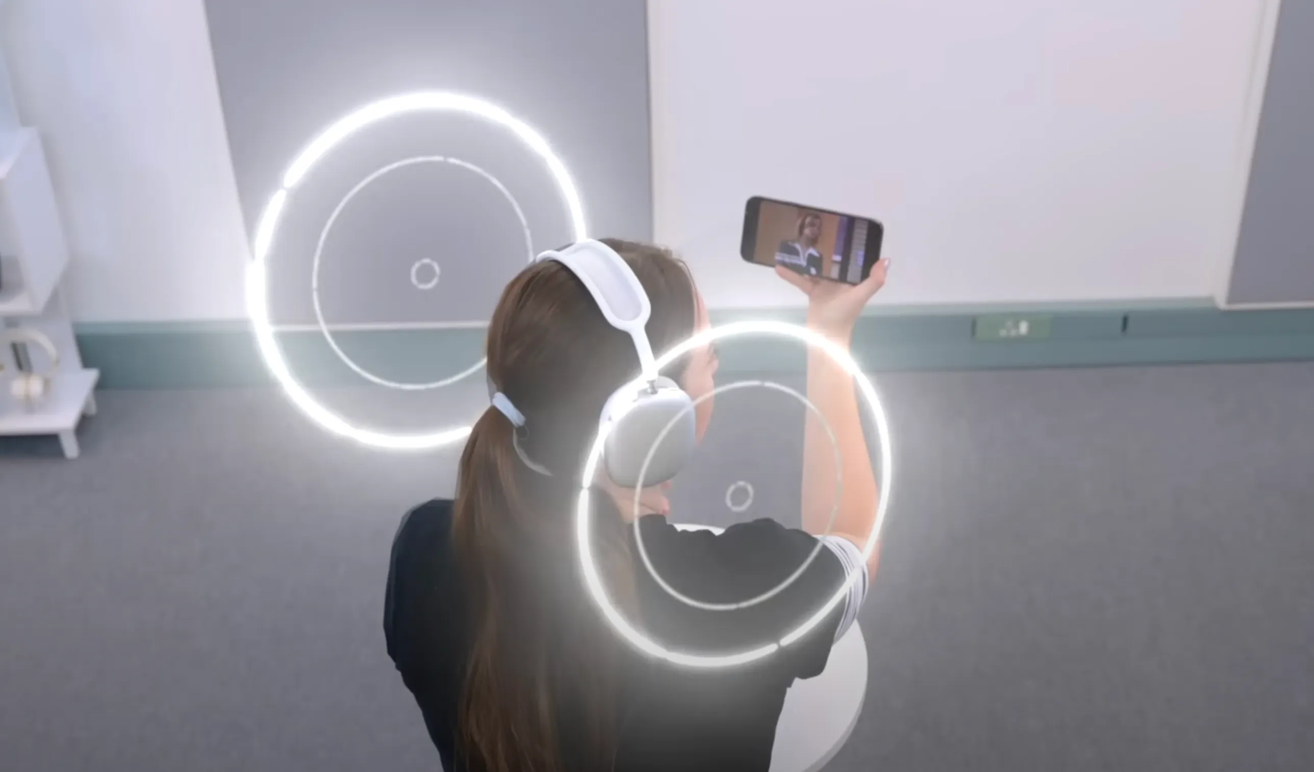 Trải nghiệm âm thanh vòm như "rạp hát di động" trên Airpods